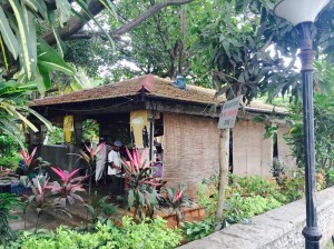 love getting to stop here for lunch. mysore road, india. august 2015.