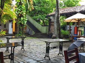 the courtyard cafe at barefoot. colombo, sri lanka. september 2015.
